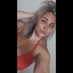 Meet your Posher, Caytlin